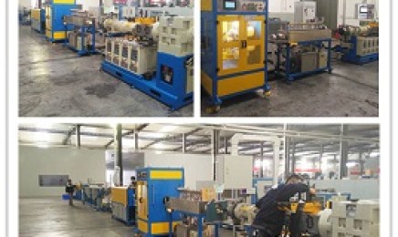 Knitting rubber hose extrusion line